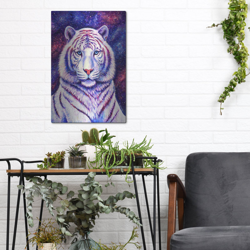 «Parmi les étoiles - tigre blanc cosmique» par Rebecca Wang, art mural en métal, H 16 po x l 12 po