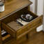Table d'appoint avec rangement et attrait rétro