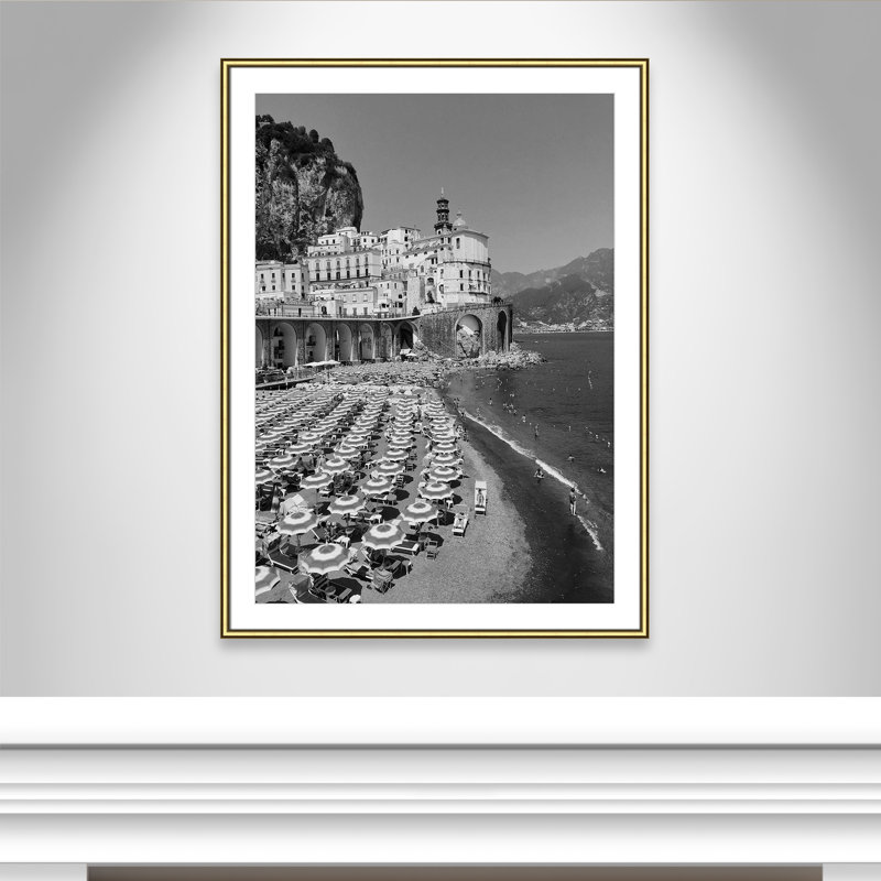 Shores Of Campania, Italy - Photographie de cadre photo, H 42,75 po x l 30,75 po x P 0,88 po, Or