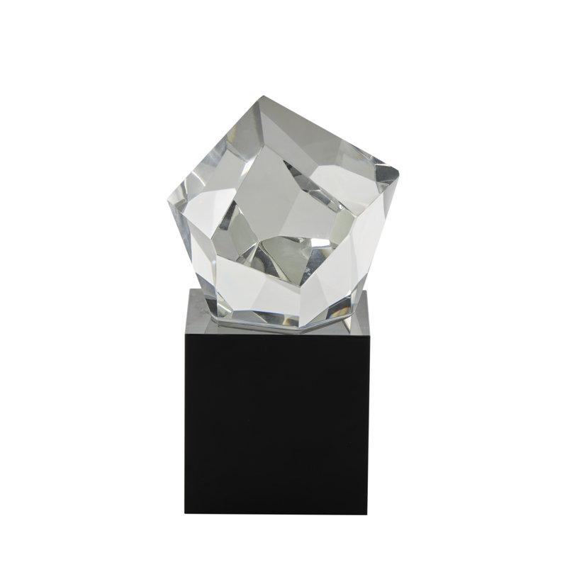 Sculpture Wakenda, H 7,05 po x l 3,75 po x P 4,25 po