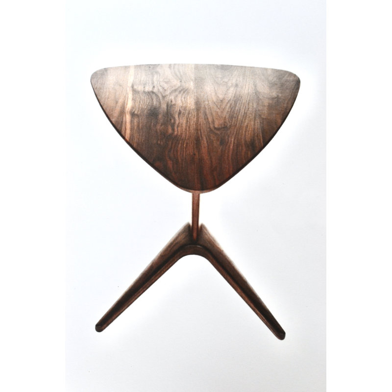 Table de bout abstraite en bois massif
