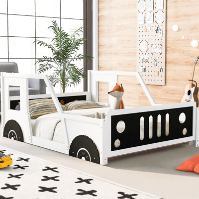 Lit blanc classique en forme de voiture avec roulettes, structure double en bois de pin et conçu pour la chambre à coucher