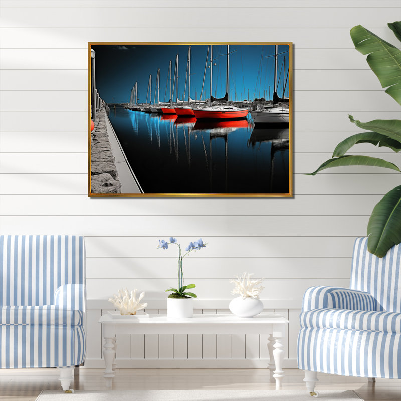 Port Portside Grace I - Nautical & Beach Wall Art Living Room, H 34 po x l 44 po x P 1,5 po, Cadre flottant doré