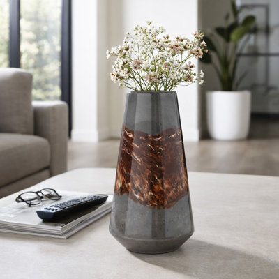 Vase moderne en verre effilé pour la décoration intérieure