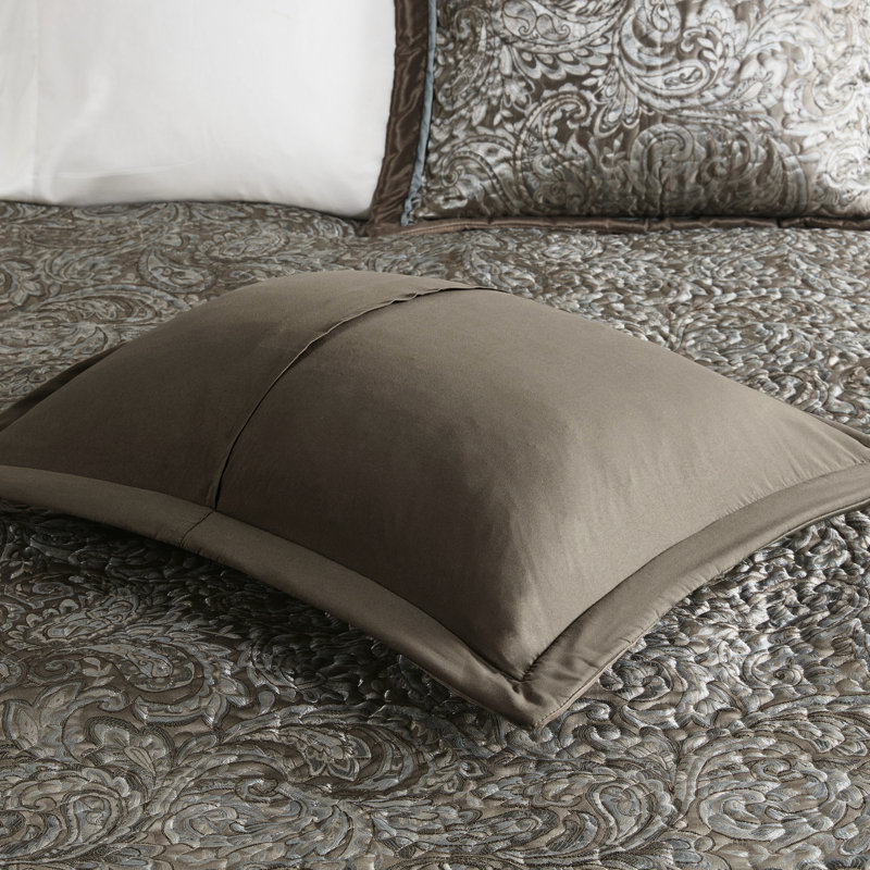Couvre-lit très grand 5 pièces avec coussins en fausse soie, bride de lit taupe et passepoil bleu, Brun