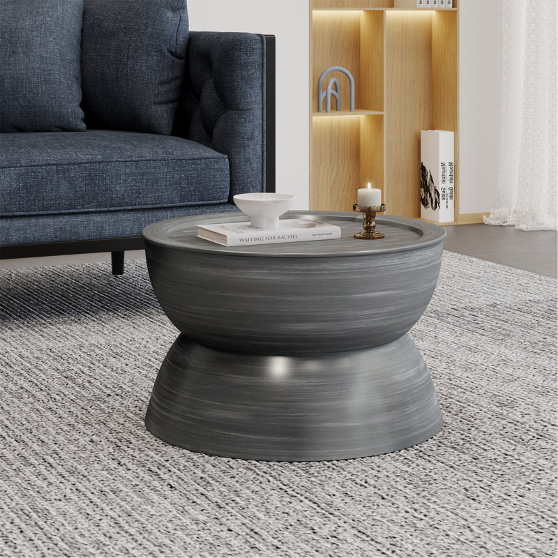 Table basse en métal martelé, Antique Silver