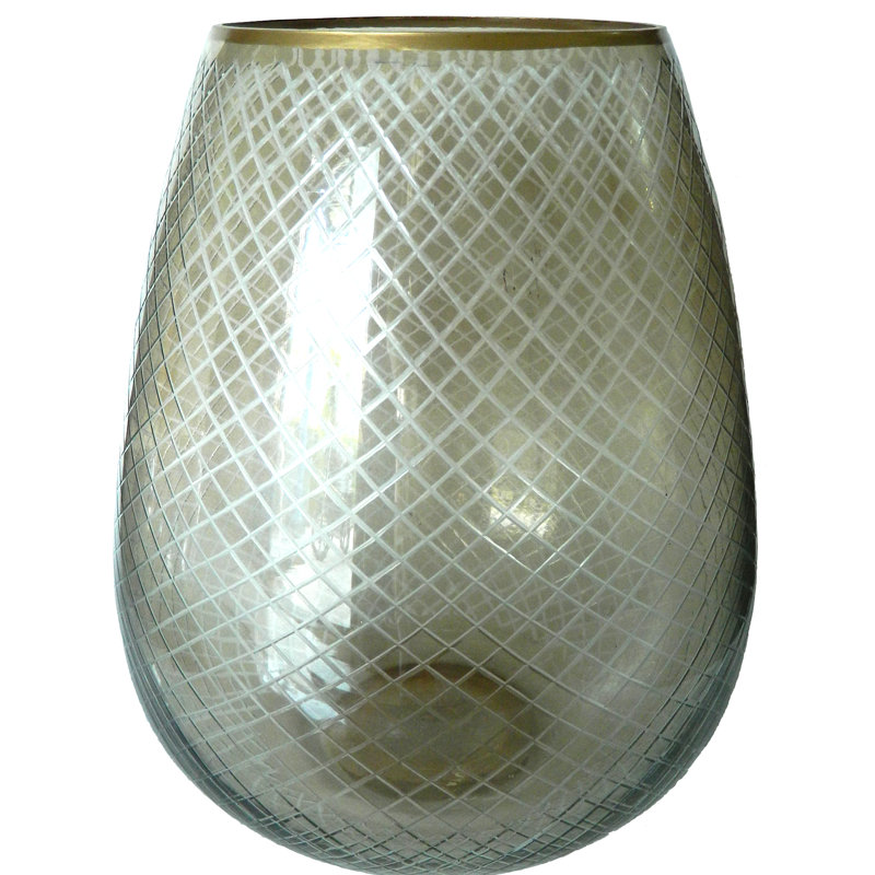 Ouragan en verre taillé en croix, H 14,5 po x l 12 po x P 12 po