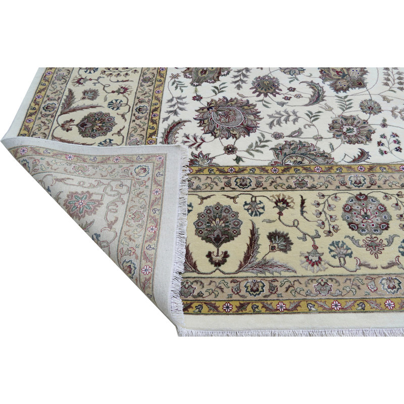 Hand Knotted Oriental Area Rug in Ivory/Gold
