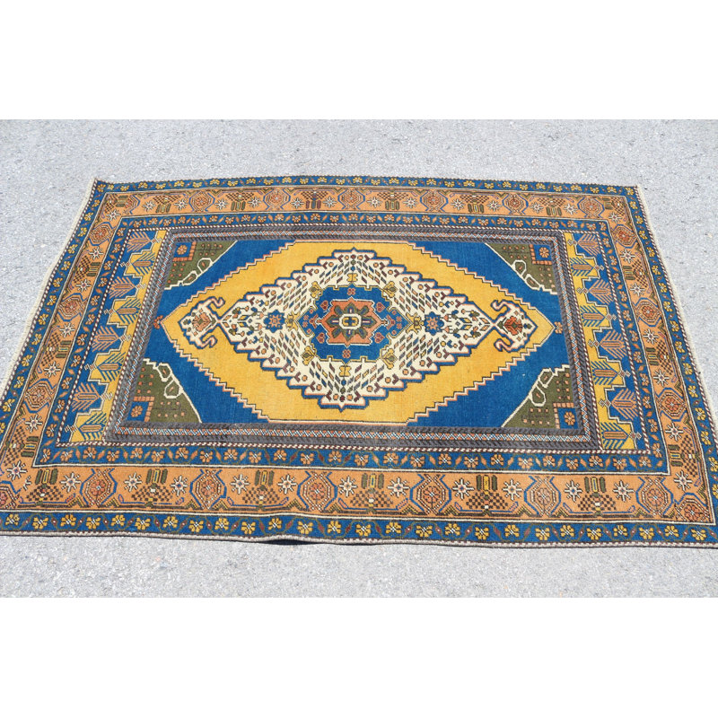Tapis turc vintage tissé à la main avec motif géométrique pour un design intérieur bohémien unique