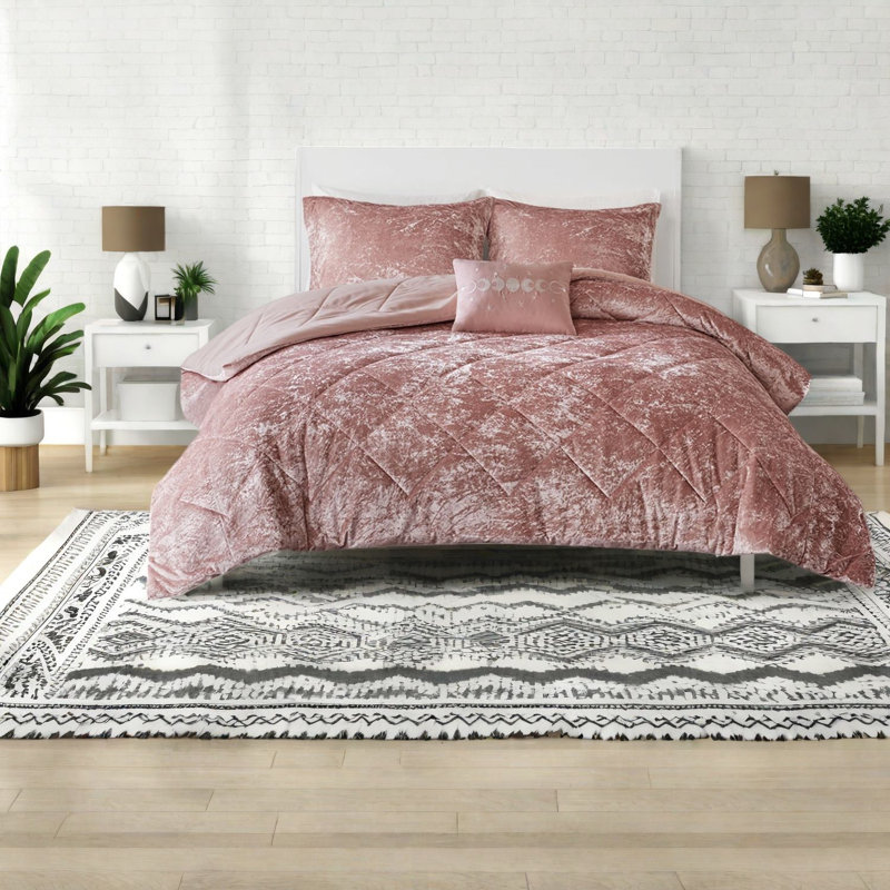 Ensembles de literie en velours luxueux, polyester hypoallergénique, conception rosée moderne pour les chambres confortables