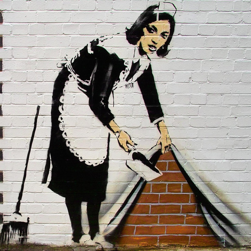 "Maid" par Banksy, impression sur toile tendue, H 18 po x l 18 po x P 1,5 po