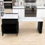 Îlot de cuisine avec table de salle à manger extensible, station de charge intégrée et roues verrouillables-105502192