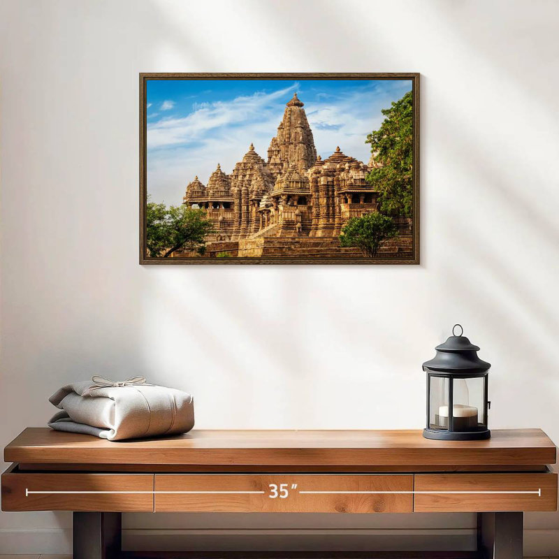 Ancien Kandariya Mahadeva, 19 po x 13 po, Cadre flottant noyer