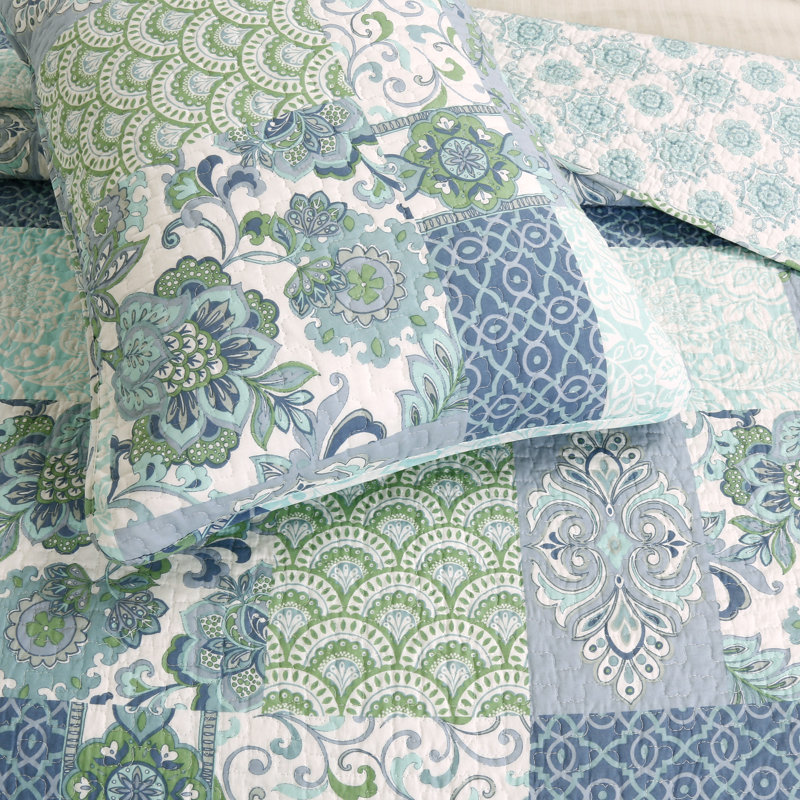 Windfall Cotton Patchwork Quilt, King Quilt + 2 King Shams
