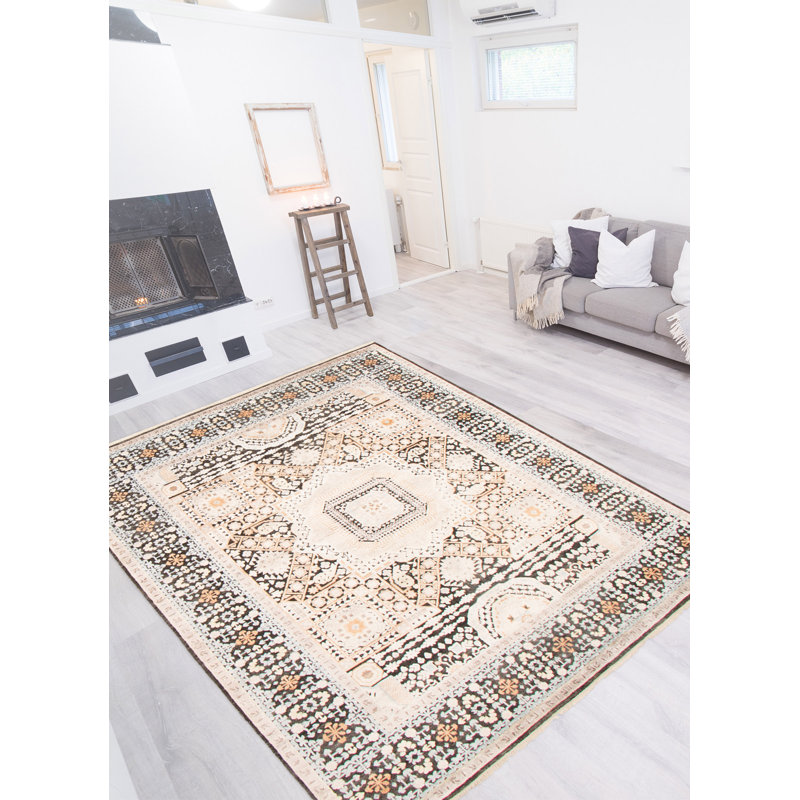 Tapis héritage beige, noir 7 pi 8 po x 10 pi 2 po