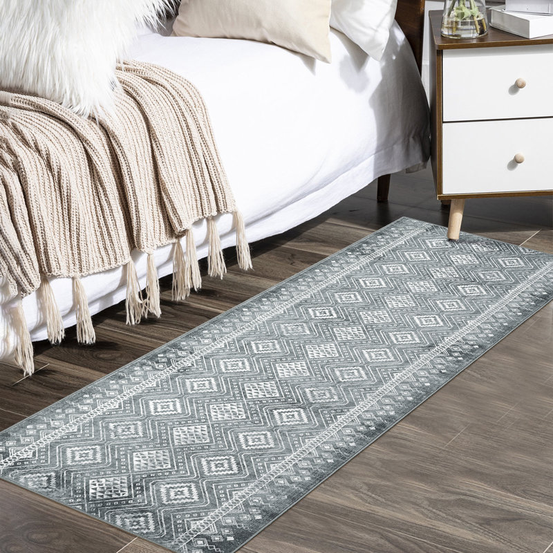 Klieves Washable Geometric Indoor Rug, Runner 2' x 6'