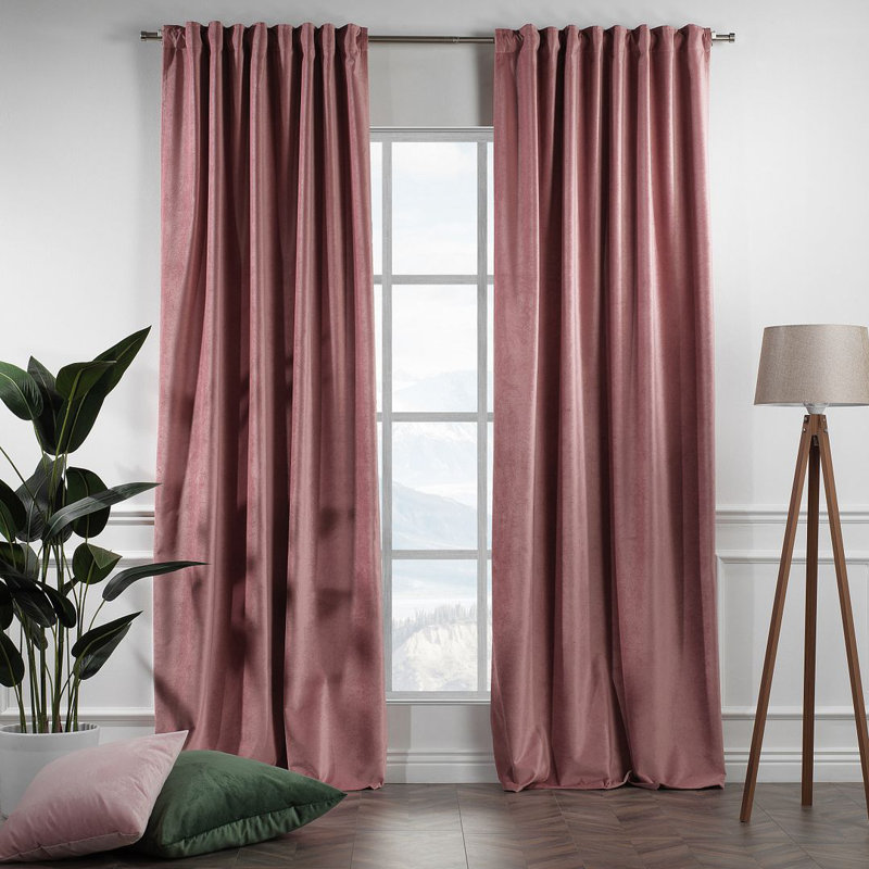 Panneau simple décoratif extra large en velours mat sur mesure, L 52 po x L 132 po, 78 GLACE À LA FRAMBOISE