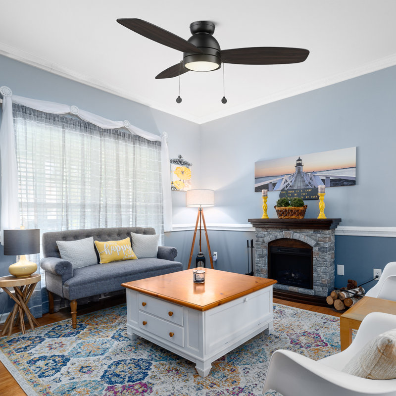 Gurdip 3-blade pull chain ceiling fan with light