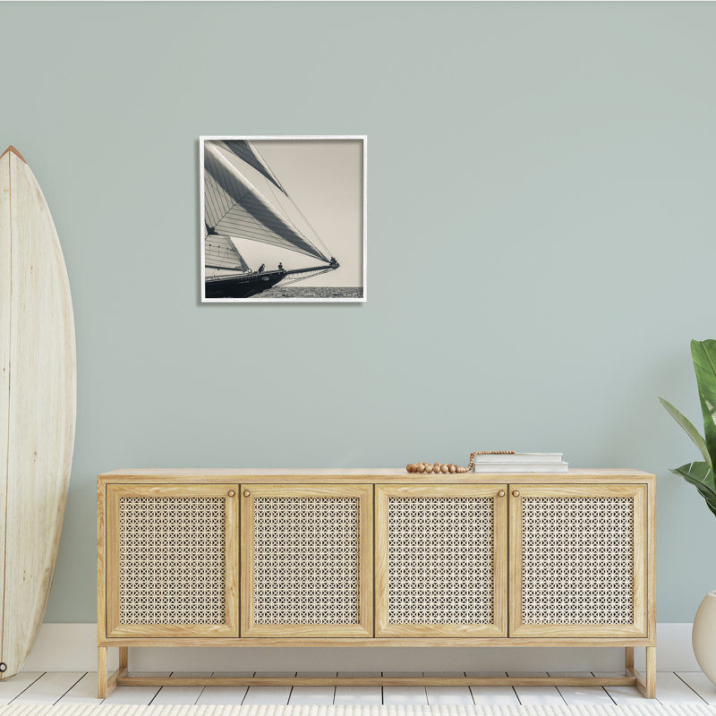«Vintage Ocean Ship People Reposing on Bow» par Danita Delimont - photographie, H 24 po x l 24 po x P 1,5 po