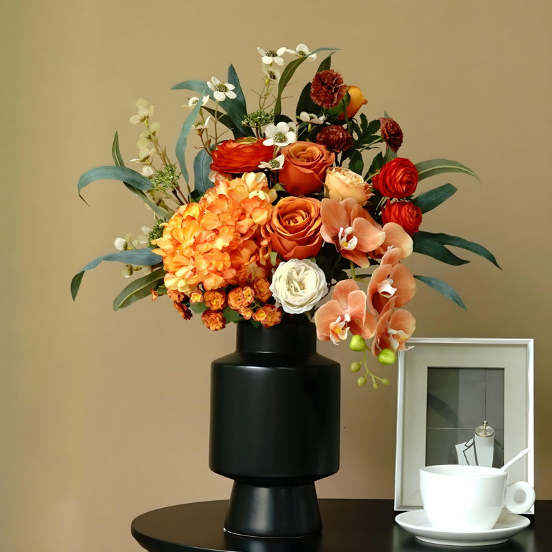 Ornements de fleurs simulées