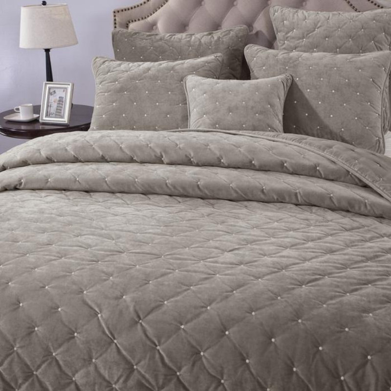 Polyester Velvet Coverlet, King Quilt + 2 Shams