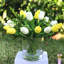 Tulipe artificielle dans un vase
