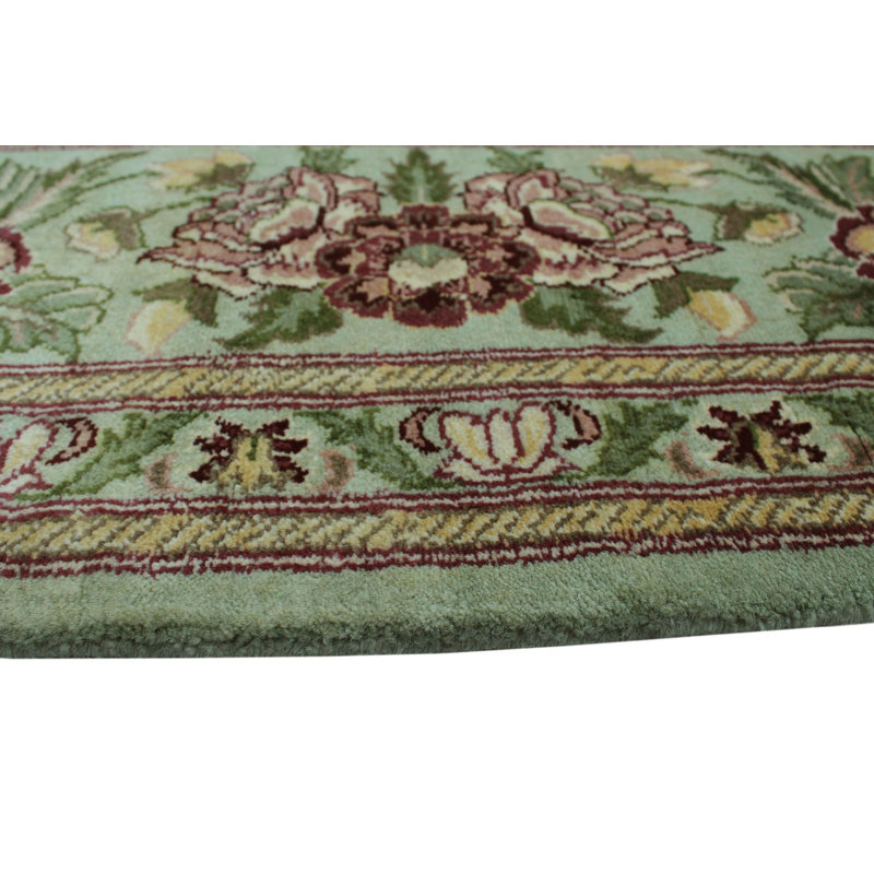 Tapis vert de style Perse de Basarabian