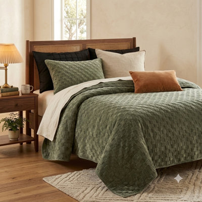 Zera MJ Velvet Coverlet/Bedspread with Pillowcases