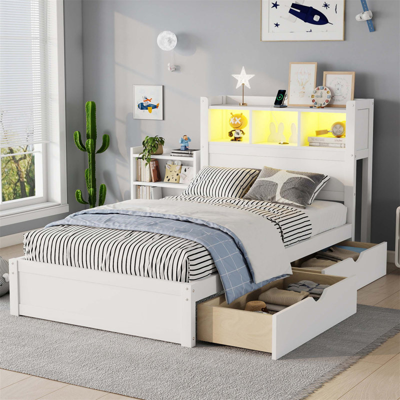 Lit plateforme avec tiroirs de rangement intégrés, tête de lit éclairée, armoire coulissante et agencement réversible flexible pour les chambres à coucher modernes.