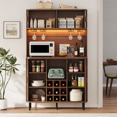 Armoire à vin de 71 po de hauteur avec huche de rangement, armoires de bar à café avec prise de courant de table et lumières RVB, armoire à vin avec porte-verre et support à vin