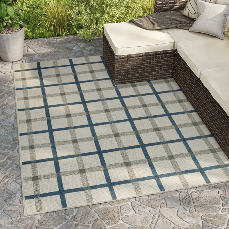Hirsh Geometric Indoor / Outdoor Rug, Rectangle 6'7" x 9'2"