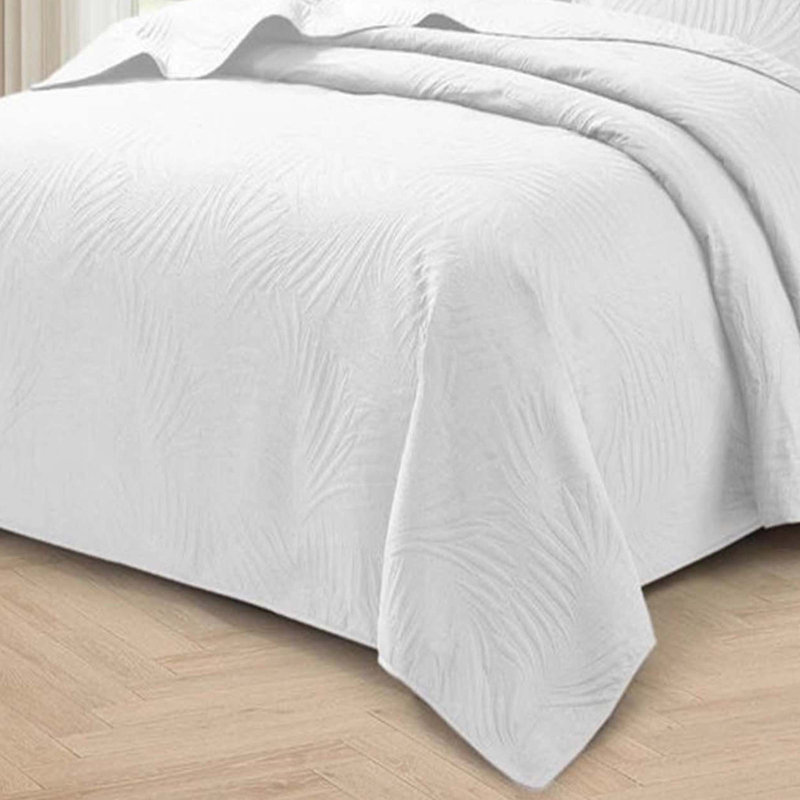 Polyester Floral Bedspread with Pillow Shams, Super King Bedspread  + 2 Standard Pillow Shams, White