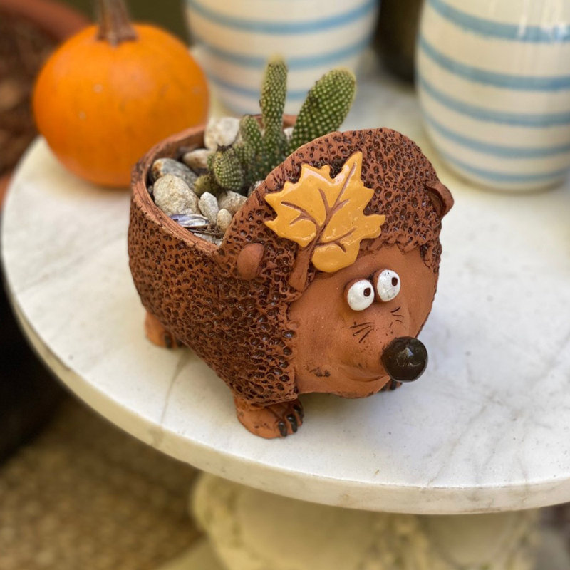 Ethbinium Indoor/Outdoor Clay Statue Planter