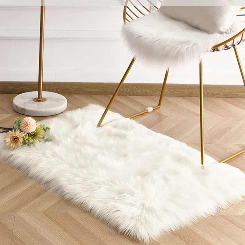 Leosvel Faux Sheepskin Indoor Rug, Rectangle 2' x 3'
