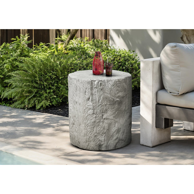 Table d'appoint ronde contemporaine grise de 25 po pour l'intérieur et l'extérieur, faite d'oxyde de magnésium de haute qualité, idéale comme table de bout ou de chevet dans la chambre à coucher du salon, ne nécessite aucun assemblage