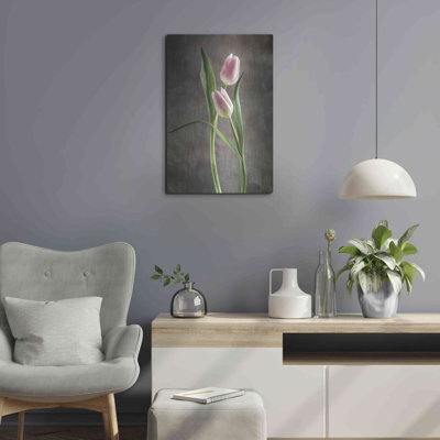 «Spring Tulips VI» par Debra Van Swearingen