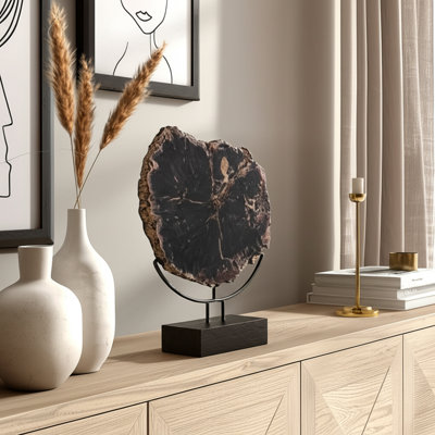 Sculpture de disque en bois pétrifié sur support avec décor en métal pour décoration intérieure - statue décorative, objet pour la décoration de salon - 17 po, noir et brun clair