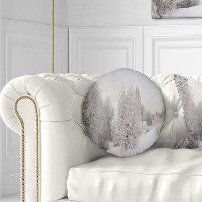 Coussin décoratif imprimé neige avec arbres givrés