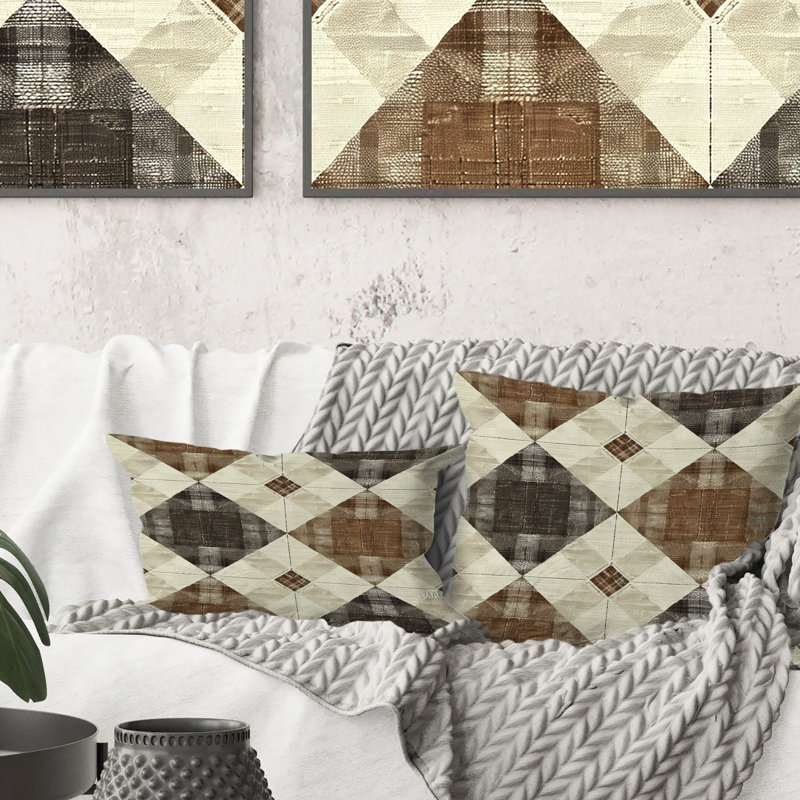 Coussin décoratif à motif vichy brun et beige III, H 16 po x l 16 po