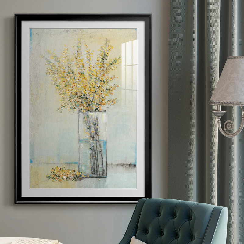 «Yellow Spray In Vase I», reproduction encadrée de qualité supérieure - prête à être accrochée, Cadre noir