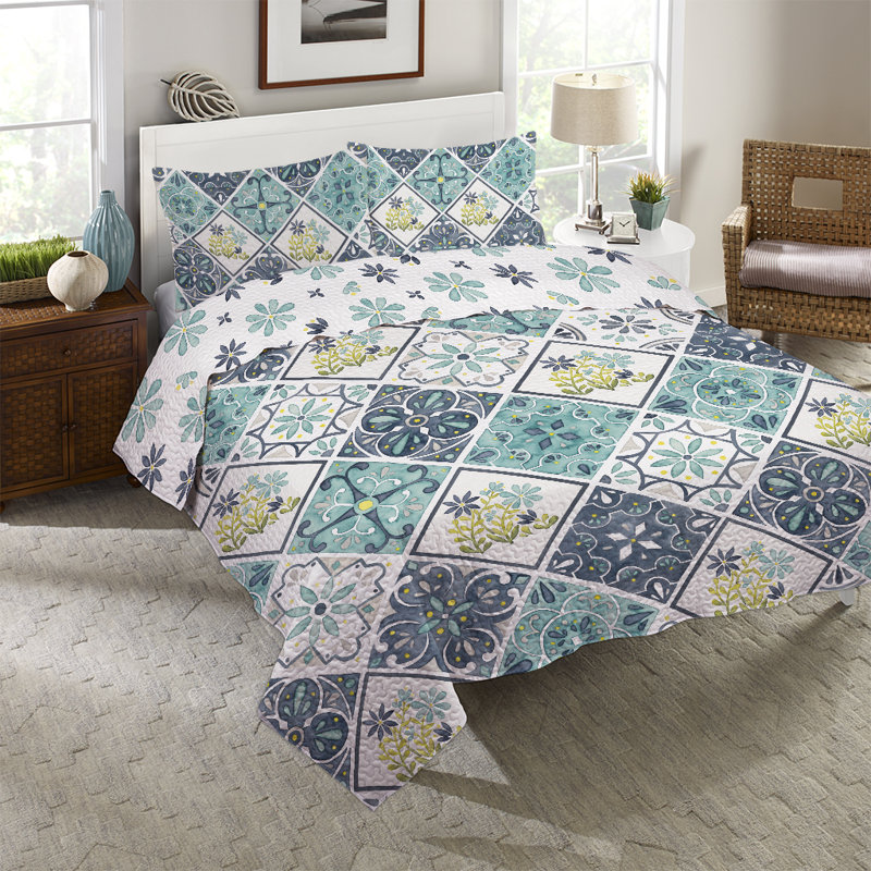 Blue Floral Cotton Twin Reversible Quilt Set