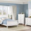Commode blanche traditionnelle de style Louis Phillippe