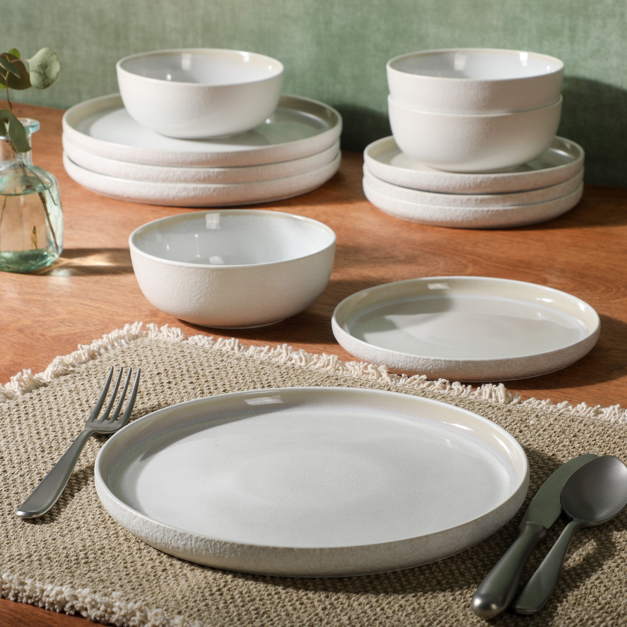 Gibson Elite Tahoe Sunset 12 Piece Stoneware Reactive Glaze (Service for 4) Ceramic Plates and Bowls Dinnerware Set, Whie