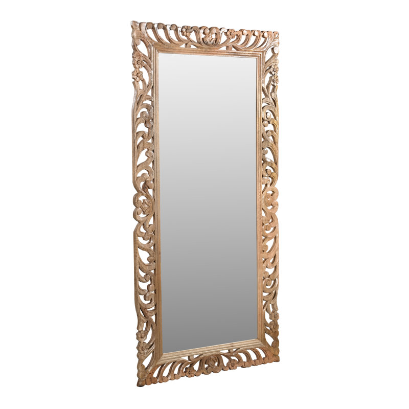 Miroir Margo en bois massif sculpté à la main à finition naturelle