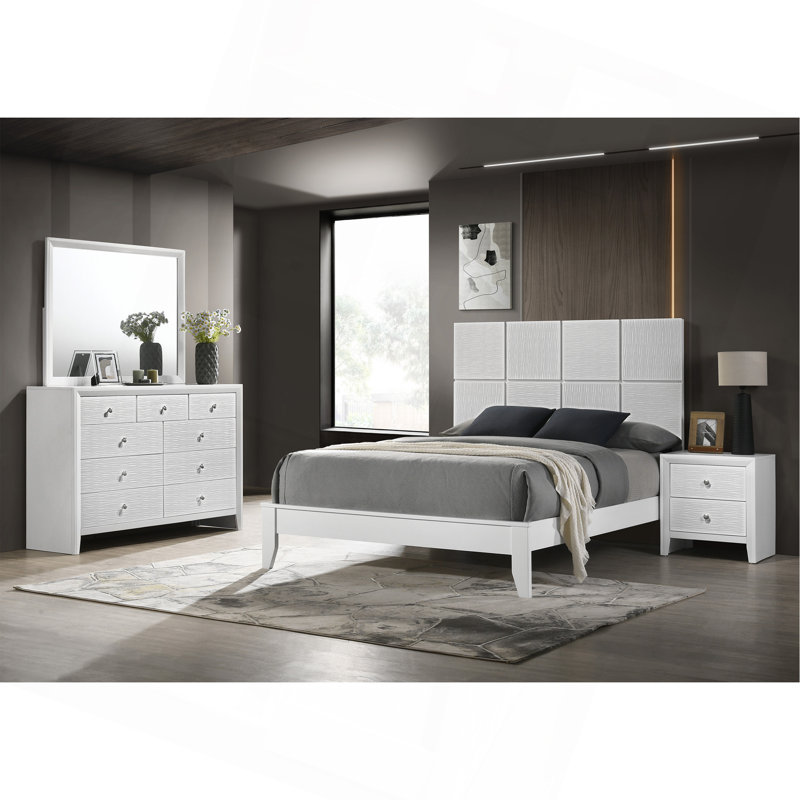 Le lit 1Pc est doté d'une tête de lit à motif géométrique et d'une finition blanche impeccable., Grand lit