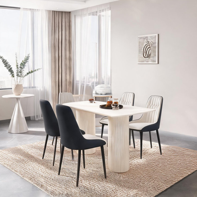Élégante table Mid-Century moderne en MDF crème avec chaises en polyuréthane pour la maison et la cuisine