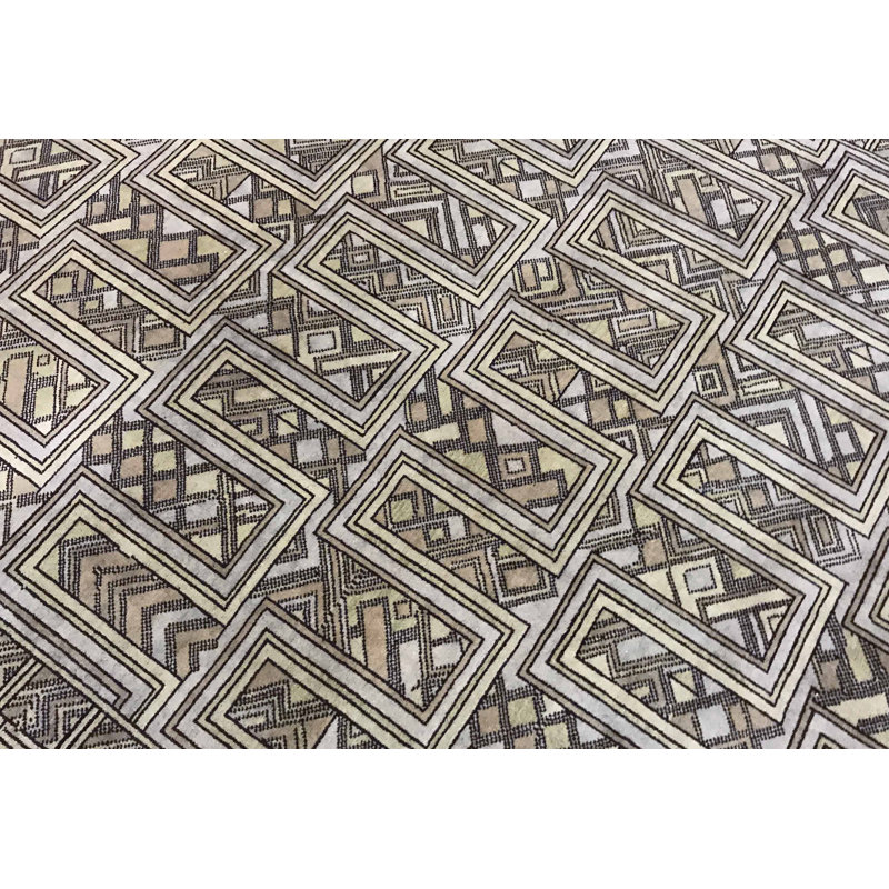 Hand-Knotted High-Quality Gray Area Rug
