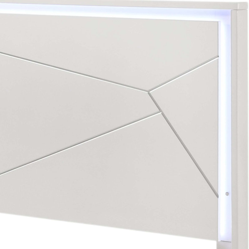 Grand lit moderne avec finition ultrabrillante et éclairage à DEL intégré