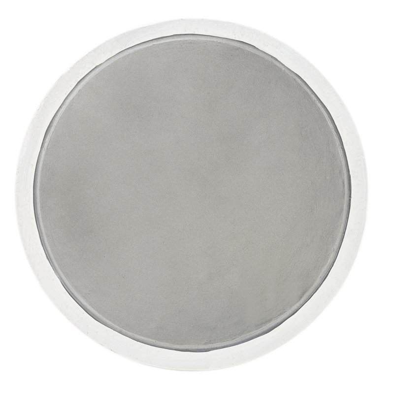Table d'appoint moderne avec béton gris - finition naturelle, style industriel, rehausse le design élégant de la finition,