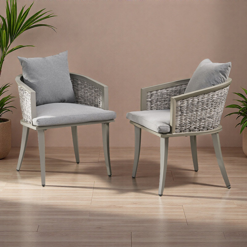 CHAISE